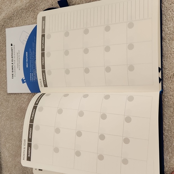 The simple elephant daily planner - Picture 4 of 8